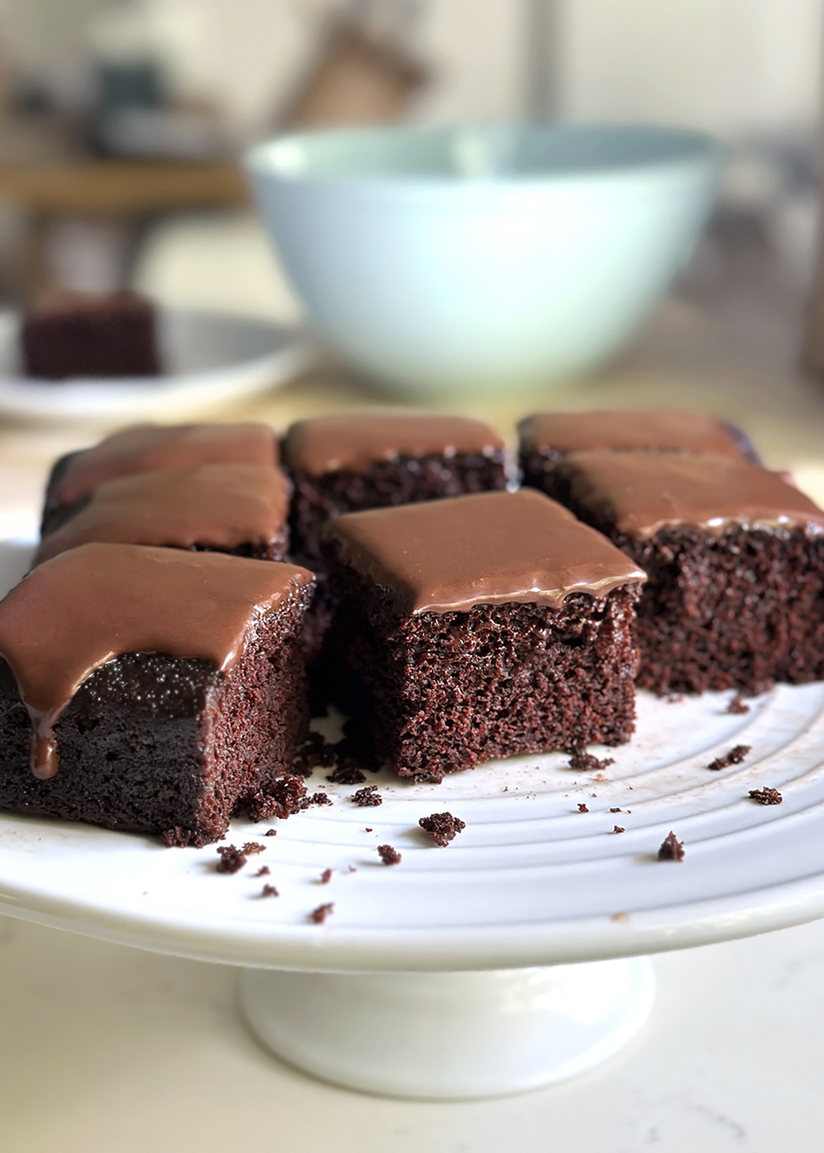 eggless chocolate cake on stand
