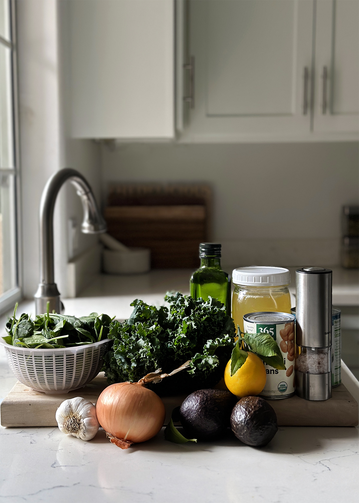 kale white bean soup ingredients