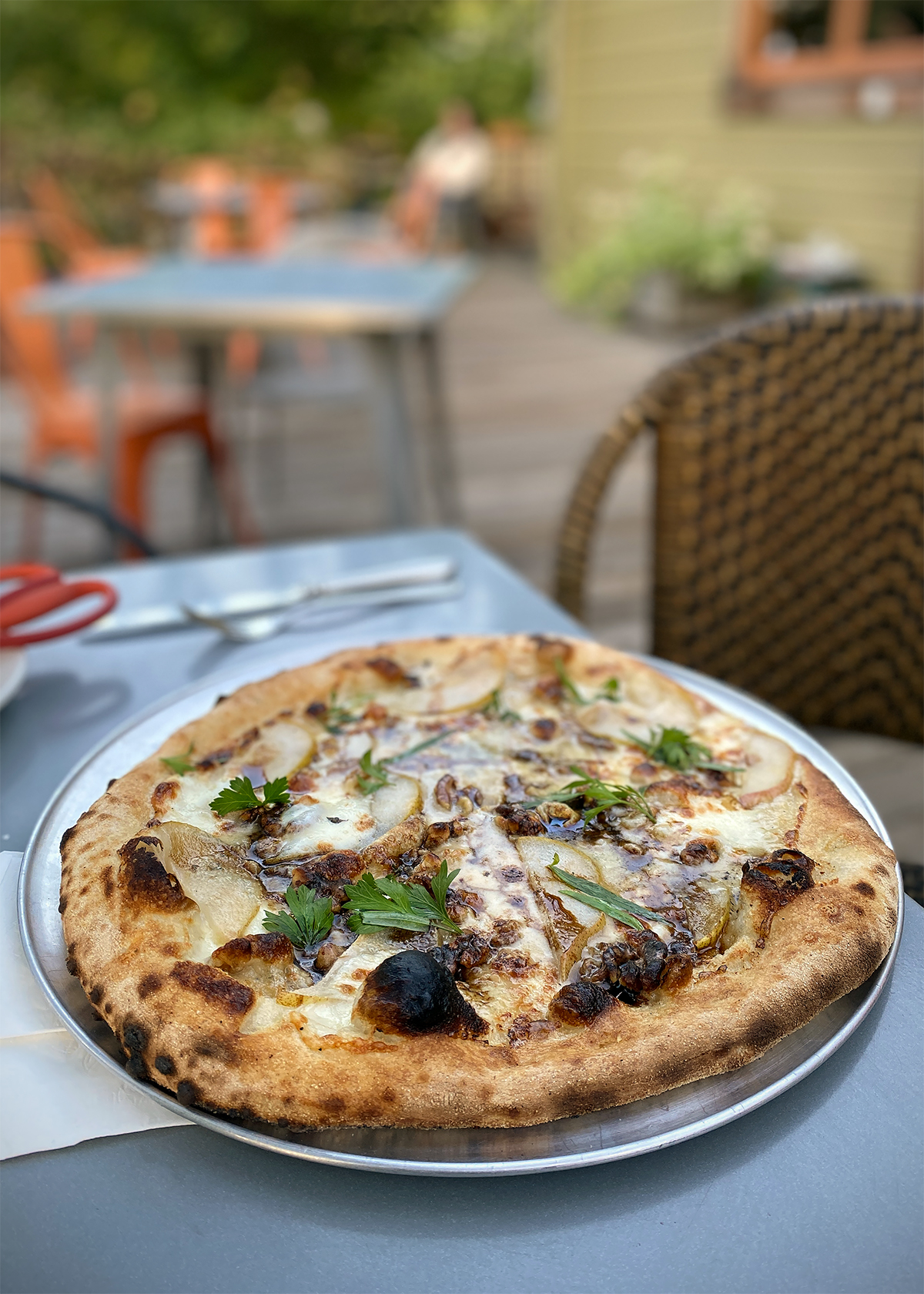 pear walnut blue cheese pizza