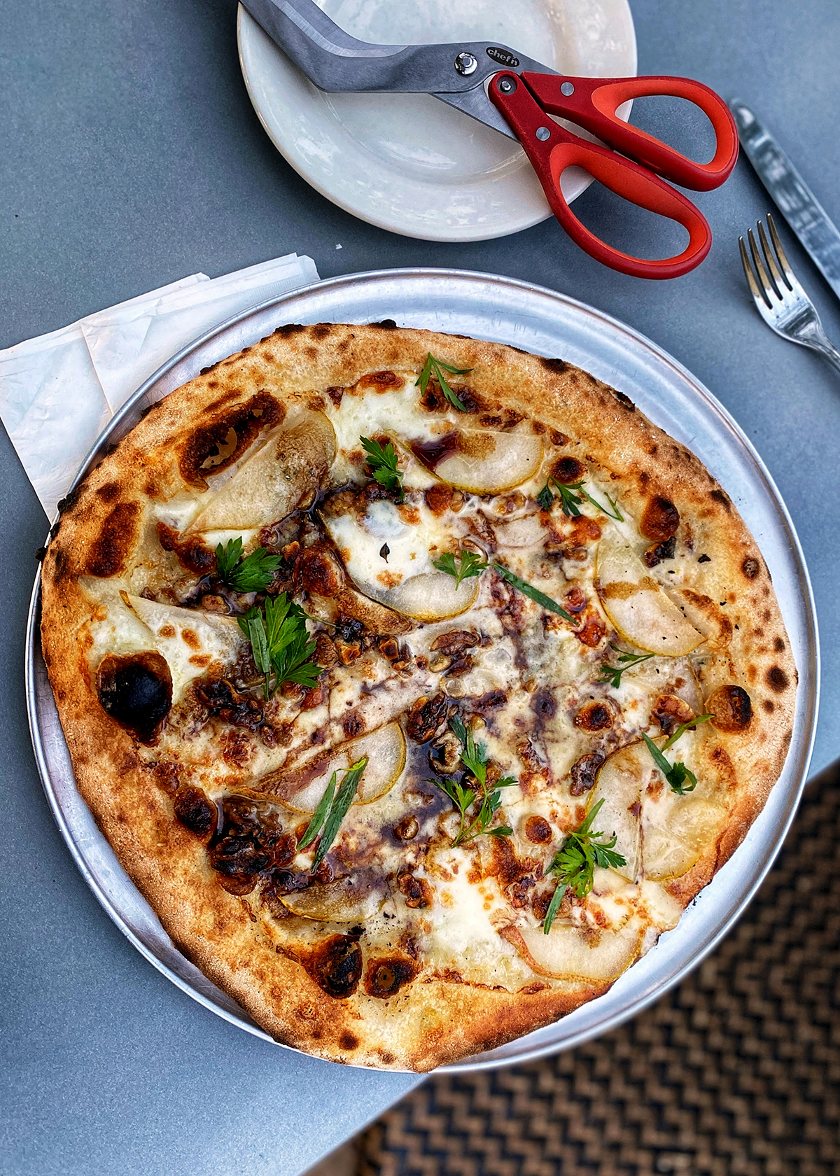 pear walnut blue cheese pizza
