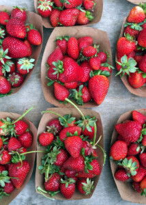 strawberries long stems farmers market