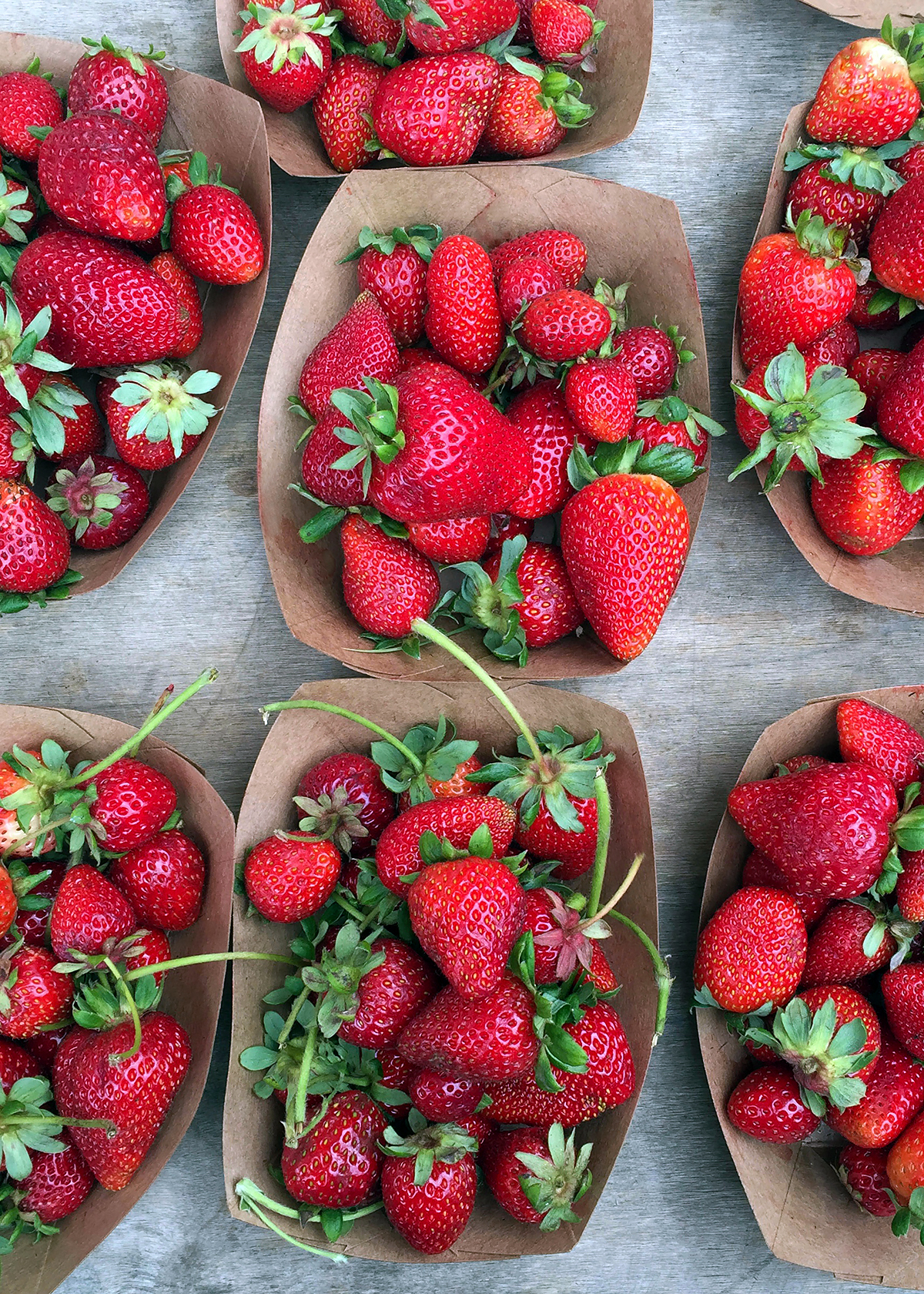 strawberries long stems farmers market