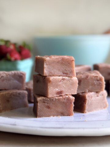 strawberry mochi cake