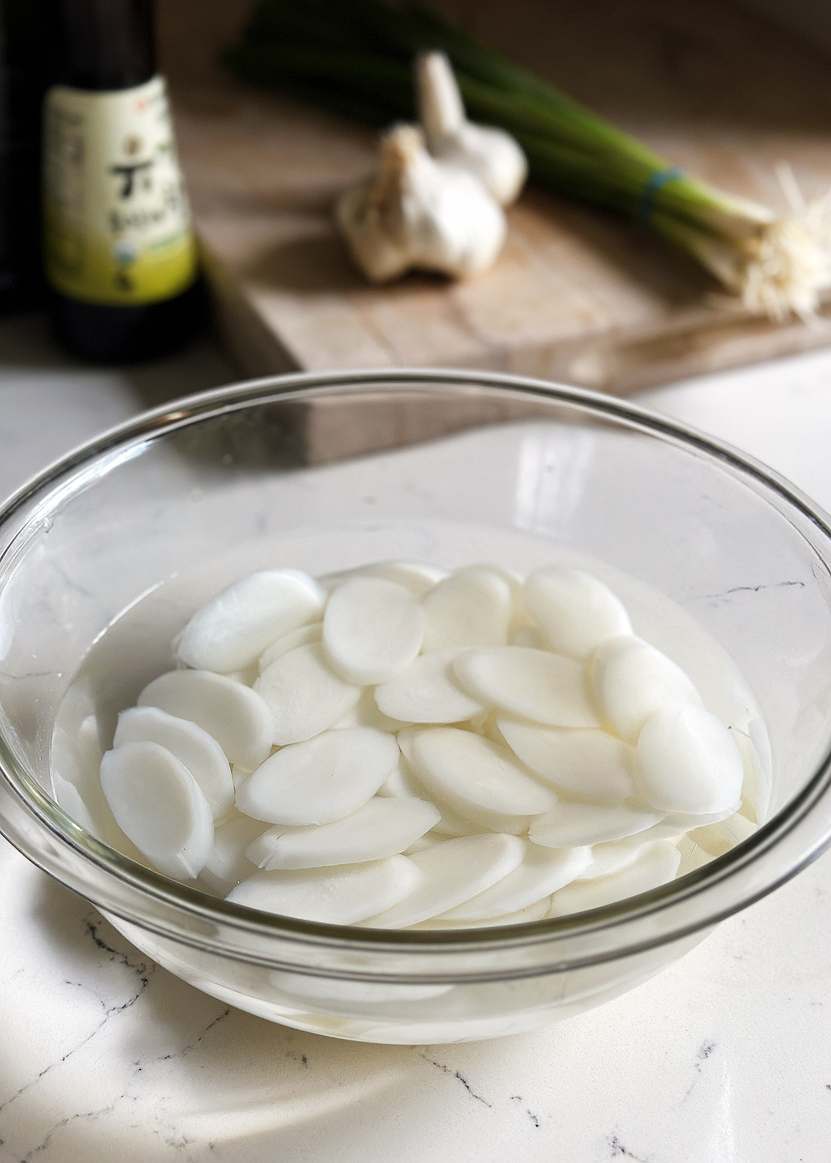 soaking tteok/dduk in water